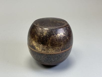 Paul BADIE (Born in 1945). 
Round box in...