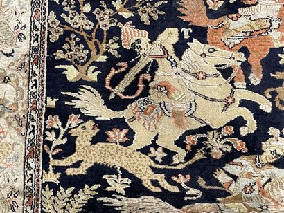 Indian carpet cashmere and silk.
178 x 124...
