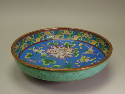 Large round bronze and cloisonné dish.
Japan...