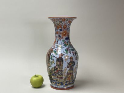 BAYEUX: Rare porcelain baluster vase decorated...