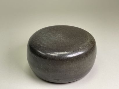 Gérald POTT (1936-) 
Two stoneware pebbles,...