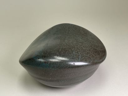 Gérald POTT (1936-) 
Two stoneware pebbles,...