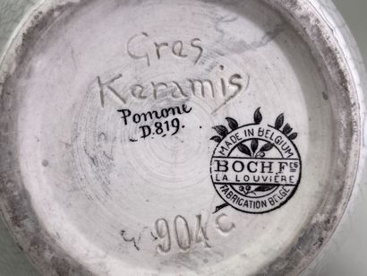 BOCH : 
Vase coloquinte en grès blanc à décor...