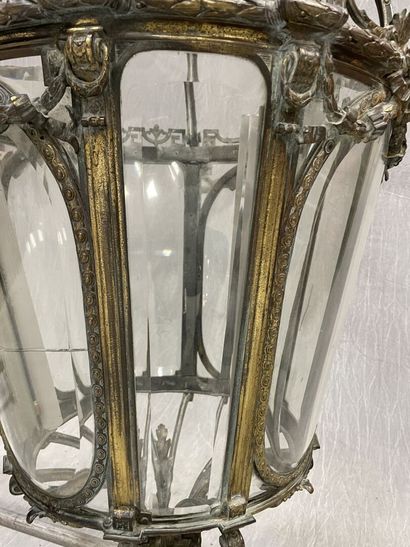 Important lantern in bronze and glass with...