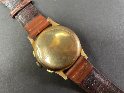 Swiss chronograph watch in gold, leather...