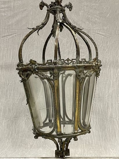 Important lantern in bronze and glass with...