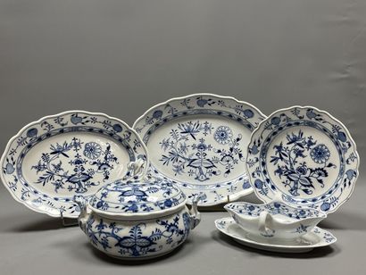 MEISSEN Pieces of the service of table in...