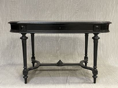 Table in black lacquered wood, for living...