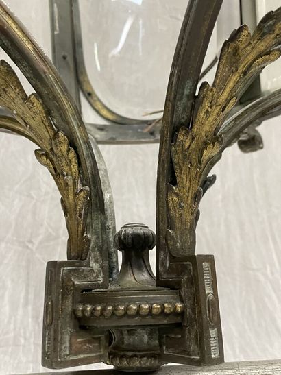 Important lantern in bronze and glass with...