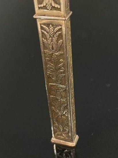 Gold needle case 
Gold 750°*/00
7.55 g 