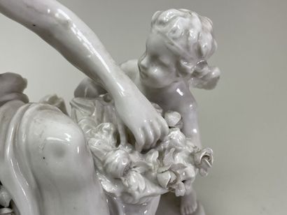 Group in enamelled porcelain XIX°, follower...