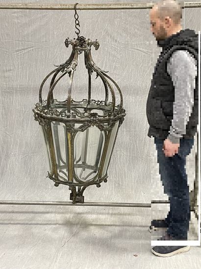 Important lantern in bronze and glass with...