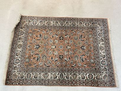 Oriental silk carpet. 
210 x 150 cm. 