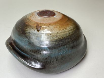 Gérald POTT (1936-) 
Two stoneware pebbles,...