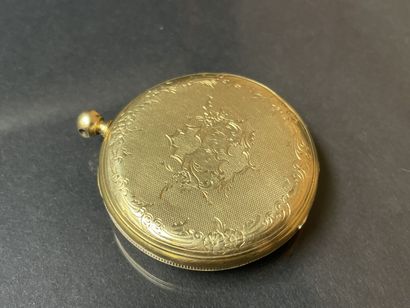 Gold pocket watch.
Missing the clasp
D: 36...