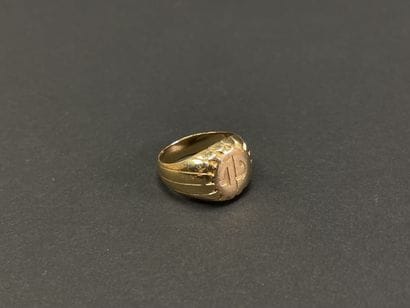 Chevalière in gold 750°/00.
TDD: 56
weight...