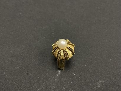 Dome ring in brilliant and amatized gold,...