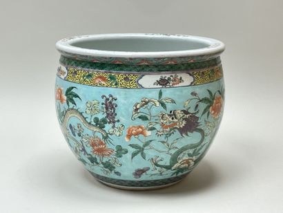 Aquarium en porcelaine à décor de dragon...