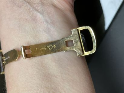 CARTIER Tank Louis
Yellow gold bracelet watch.
White...