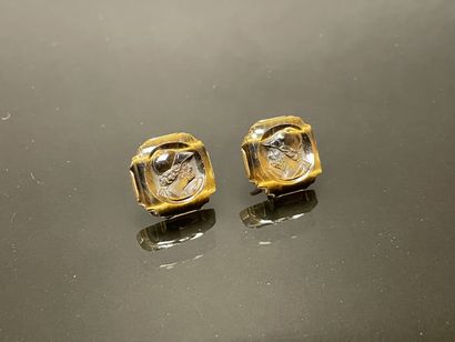 Pair of gold cufflinks and cameos in the...