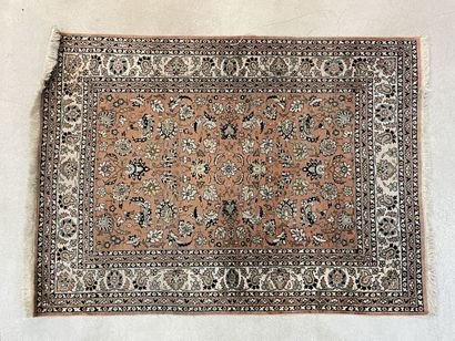 Oriental silk carpet. 
210 x 150 cm. 