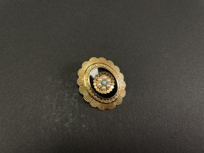 Gold pendant - brooch with onyx and pearls...