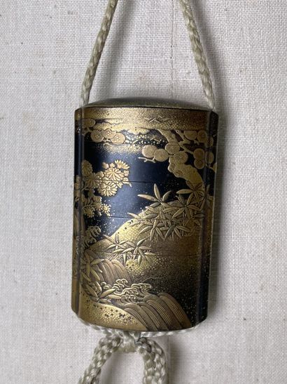 Lacquered wood inro with five compartments....