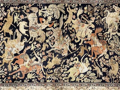 Indian carpet cashmere and silk.
178 x 124...