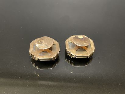 Pair of gold cufflinks and cameos in the...