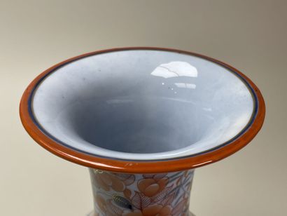 BAYEUX: Rare porcelain baluster vase decorated...