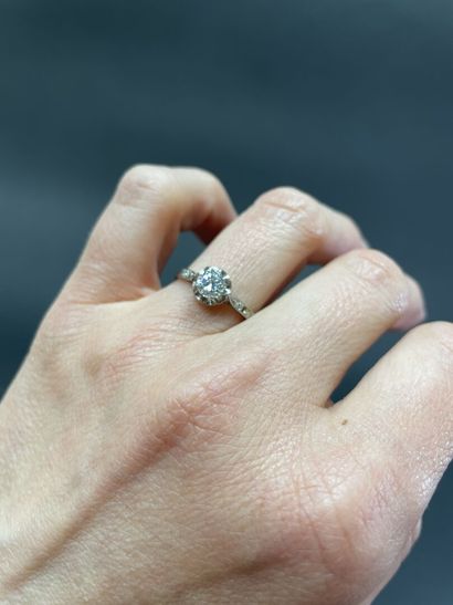 Solitaire ring in platinum and diamonds,...