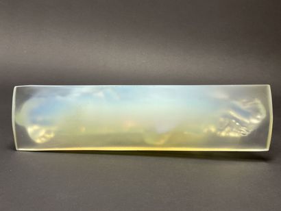 CESARI France.
Walking tiger.
Large opalescent...