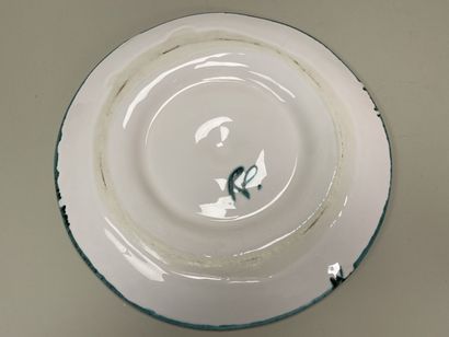 Robert PICAULT (1919-2000). 
Dish and two...