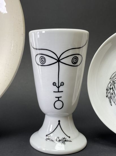 Ensemble de vaisselle porcelaine avec décor...