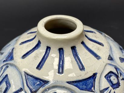 RAOUL LACHENAL (1885-1956)
Earthenware vase....
