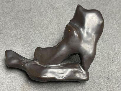 Tim ORR (Né 1940) 
Sculpture en céramique
12...