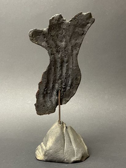 Buste de femme.
Sculpture en grès
H. :25...