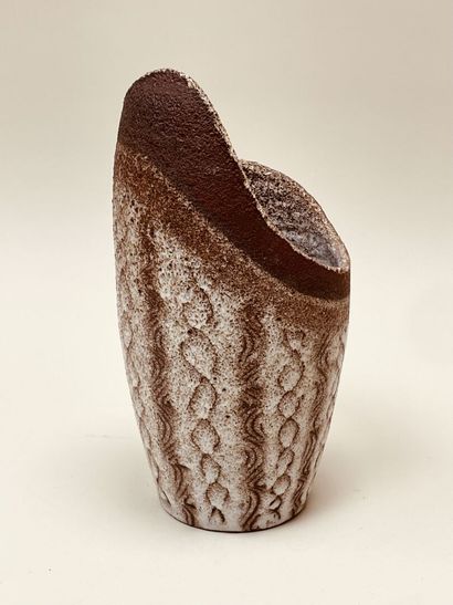 ACCOLAY
Vase en grès chamotté à col asymétrique...