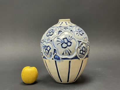 RAOUL LACHENAL (1885-1956)
Earthenware vase....