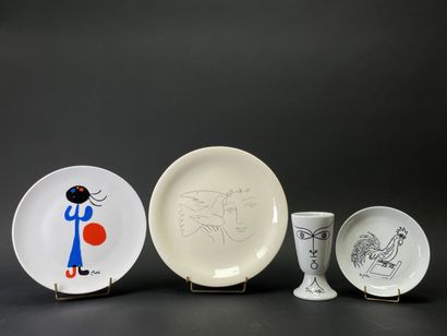 Ensemble de vaisselle porcelaine avec décor...