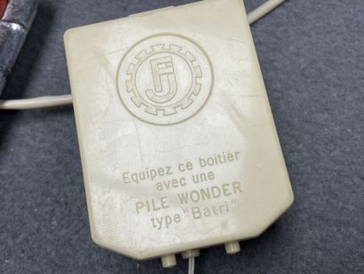 PUNCH : voiture téléguidée rouge moteur électrique....