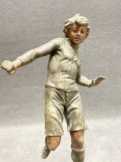 FOOTBALL: L et F MOREAU d'après
Soccer player.
Statuette...