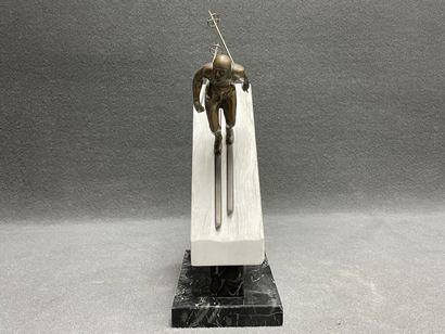 The skier. 
Sculpture in patinated bronze...