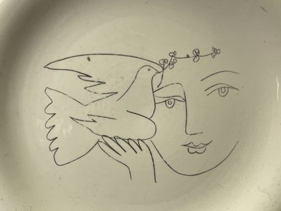 Ensemble de vaisselle porcelaine avec décor...
