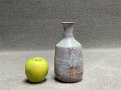 Juliette DEREL (1918 - 2007)
Vase bouteille...