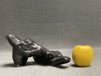 Tim ORR (Né 1940) 
Sculpture en céramique
12...
