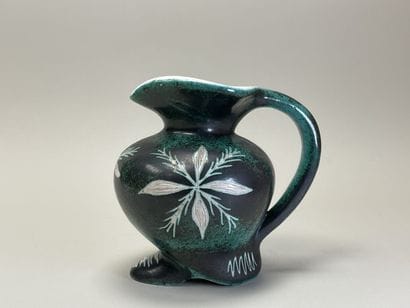 Charles VOLTZ (1923-1997). 
Pichet à décor...