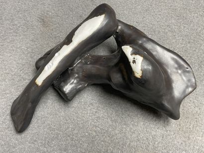 Tim ORR (Né 1940) 
Sculpture en céramique
12...