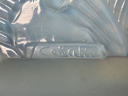 CESARI France.
Walking tiger.
Large opalescent...