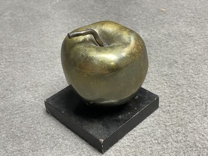 Monique GERBER (XX°)
Pomme en bronze sur...